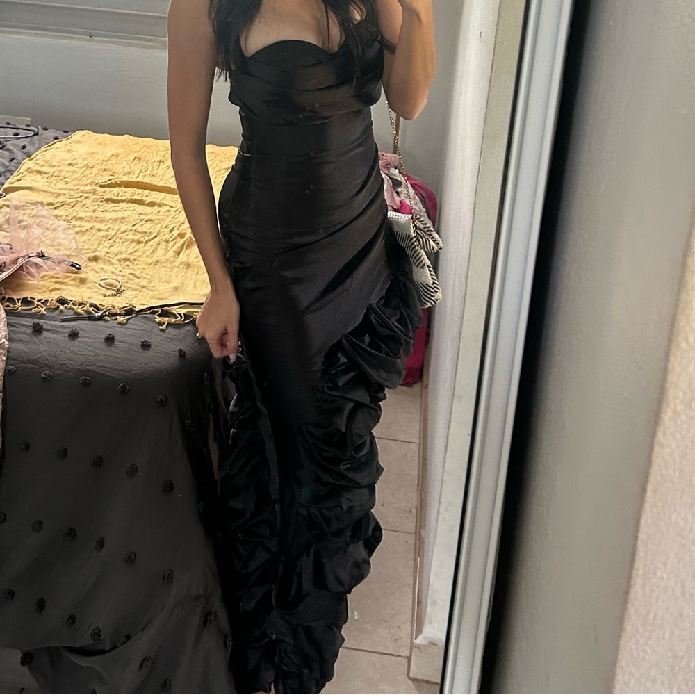 Club L London ruffle elegant Black dress 🖤 - Picture 3 of 3